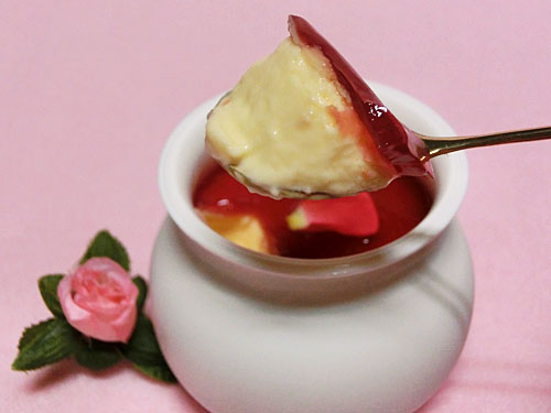 薔薇のプリン/赤薔薇ソース